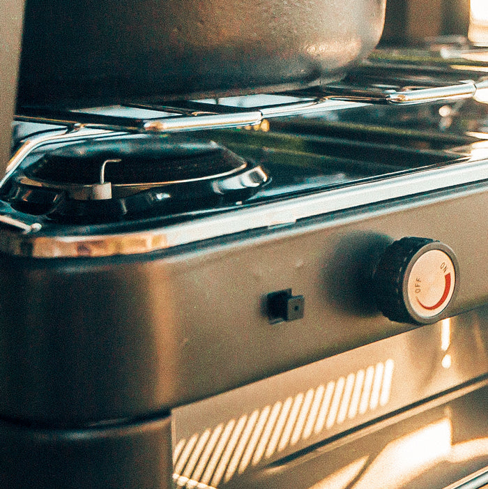 2 Burner Deluxe Grill 001 002 Keyfeature Piezo Ignition